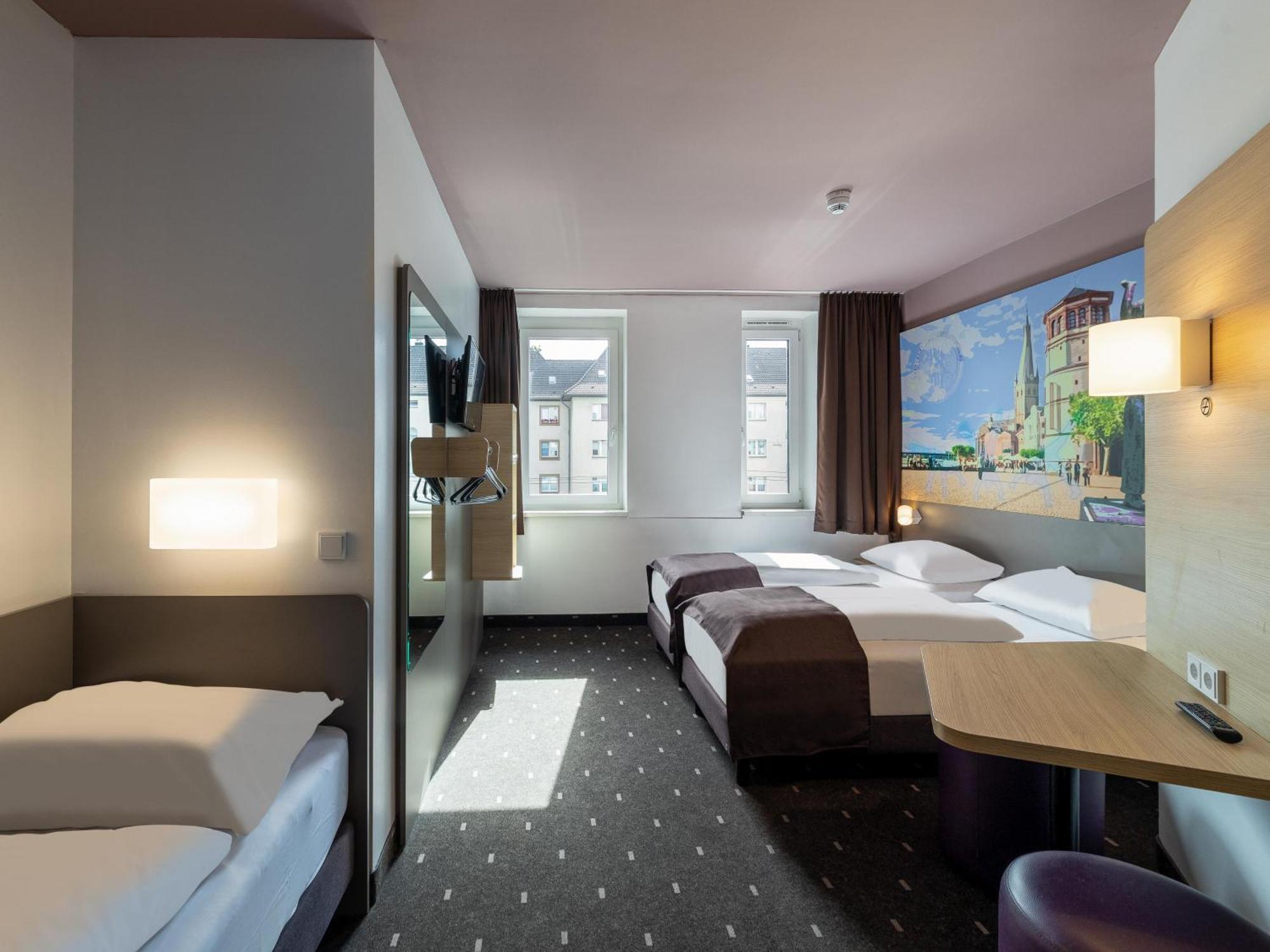 B&B Hotel Duesseldorf-Mitte Exteriör bild