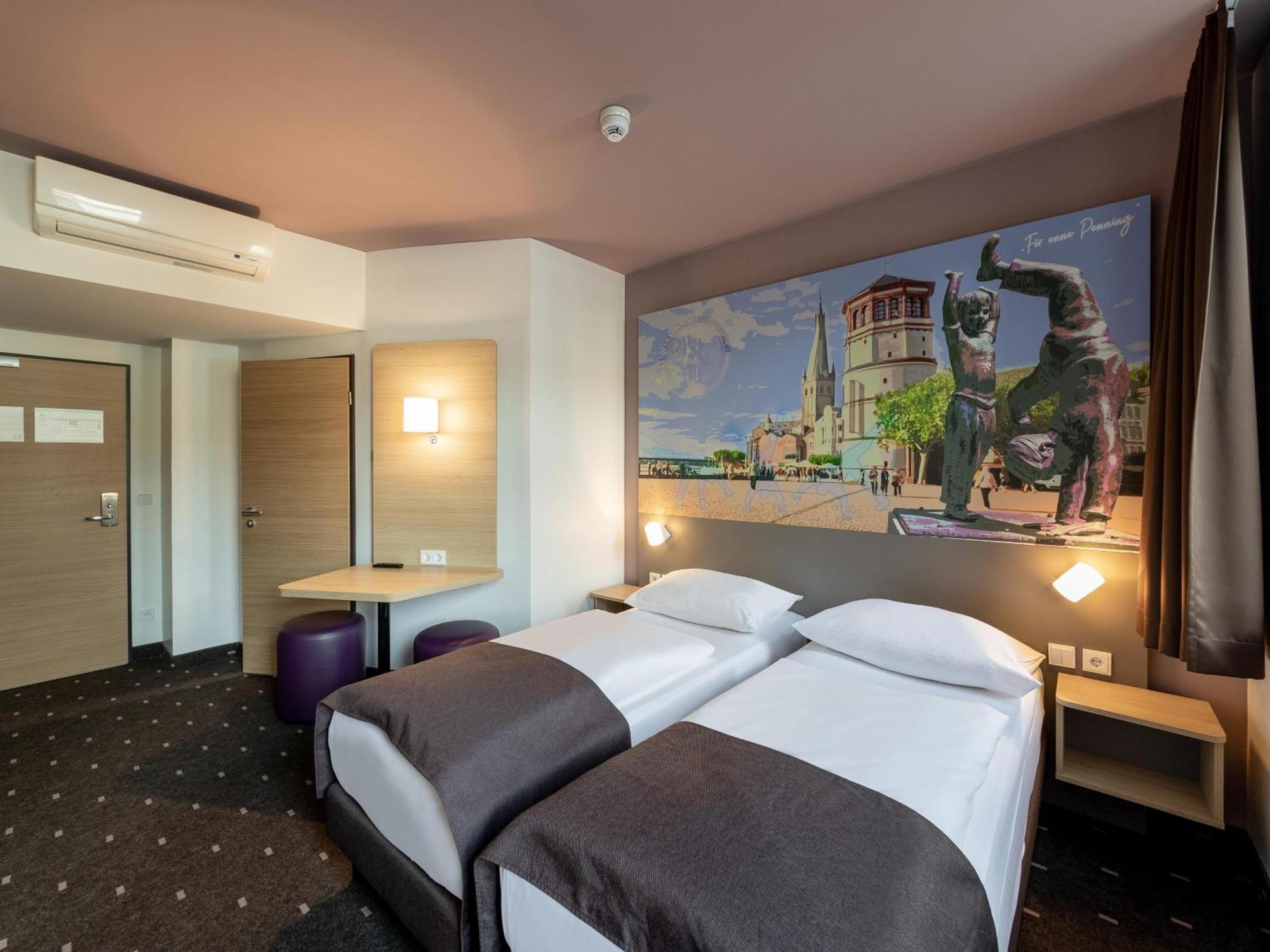 B&B Hotel Duesseldorf-Mitte Exteriör bild