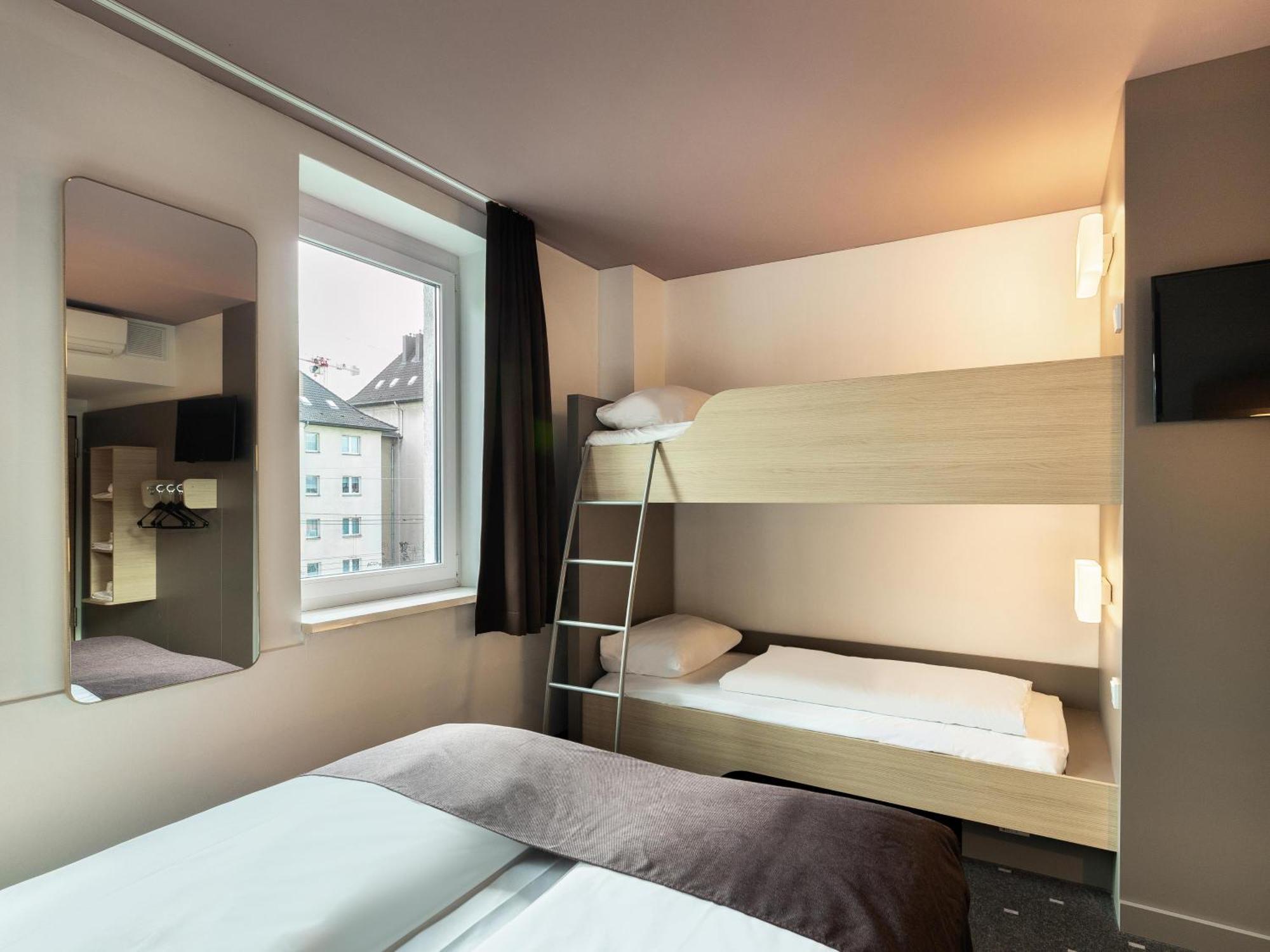 B&B Hotel Duesseldorf-Mitte Exteriör bild