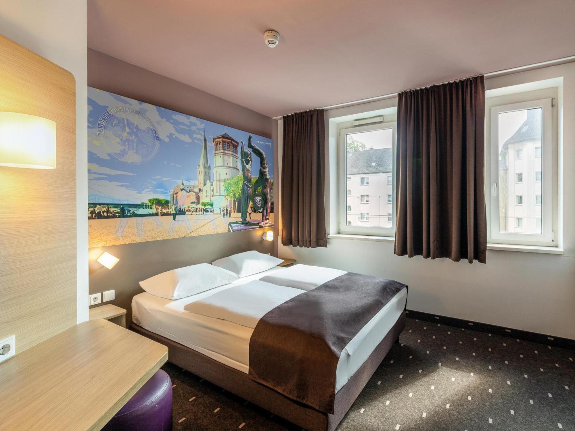B&B Hotel Duesseldorf-Mitte Exteriör bild