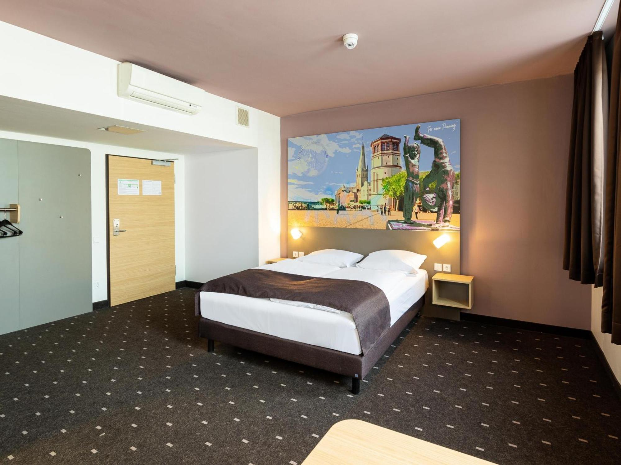 B&B Hotel Duesseldorf-Mitte Exteriör bild