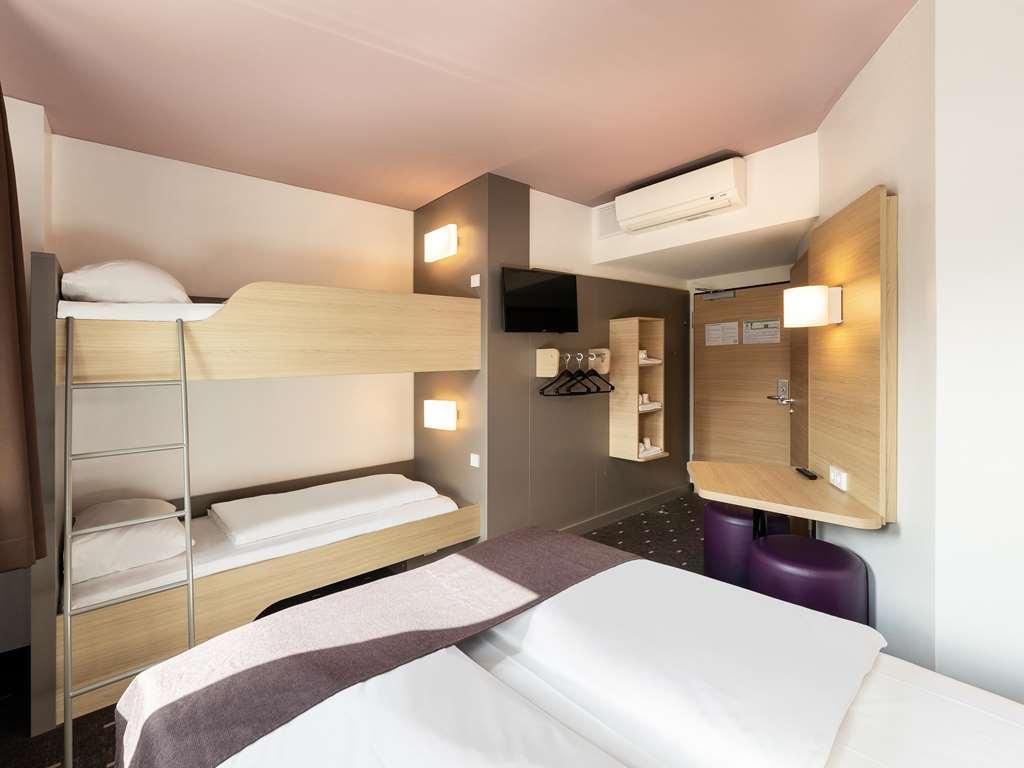 B&B Hotel Duesseldorf-Mitte Rum bild