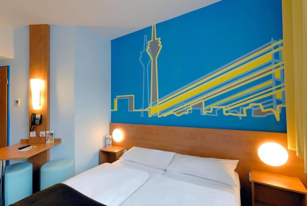 B&B Hotel Duesseldorf-Mitte Exteriör bild