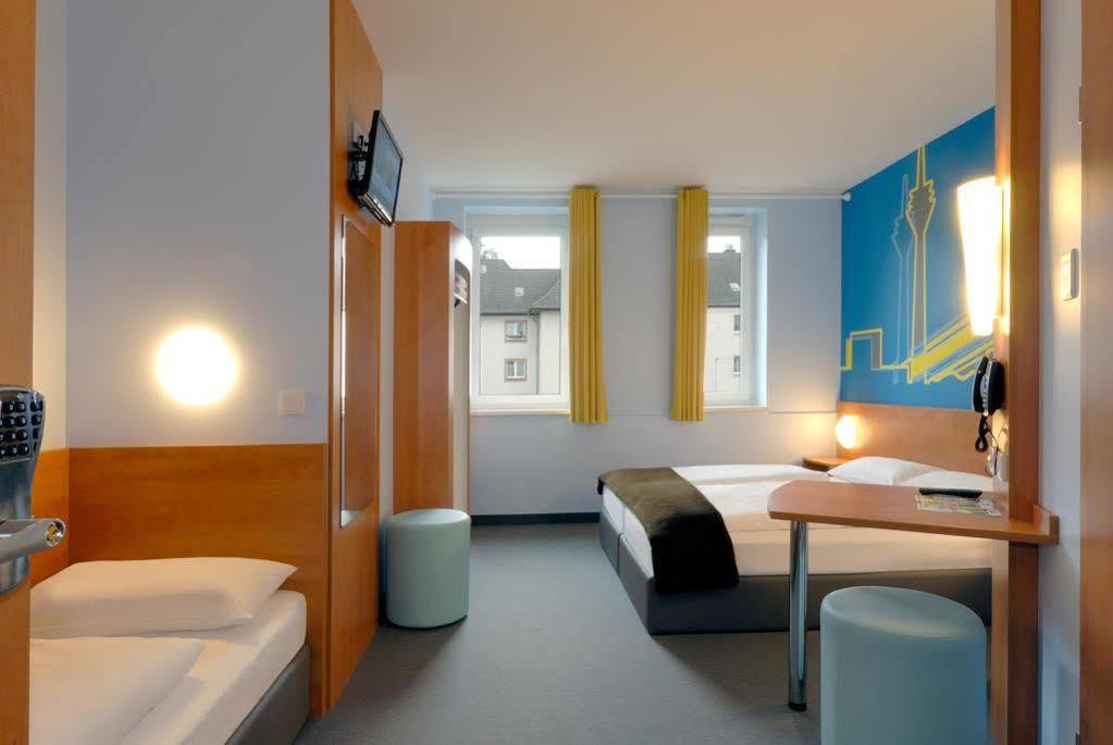 B&B Hotel Duesseldorf-Mitte Exteriör bild