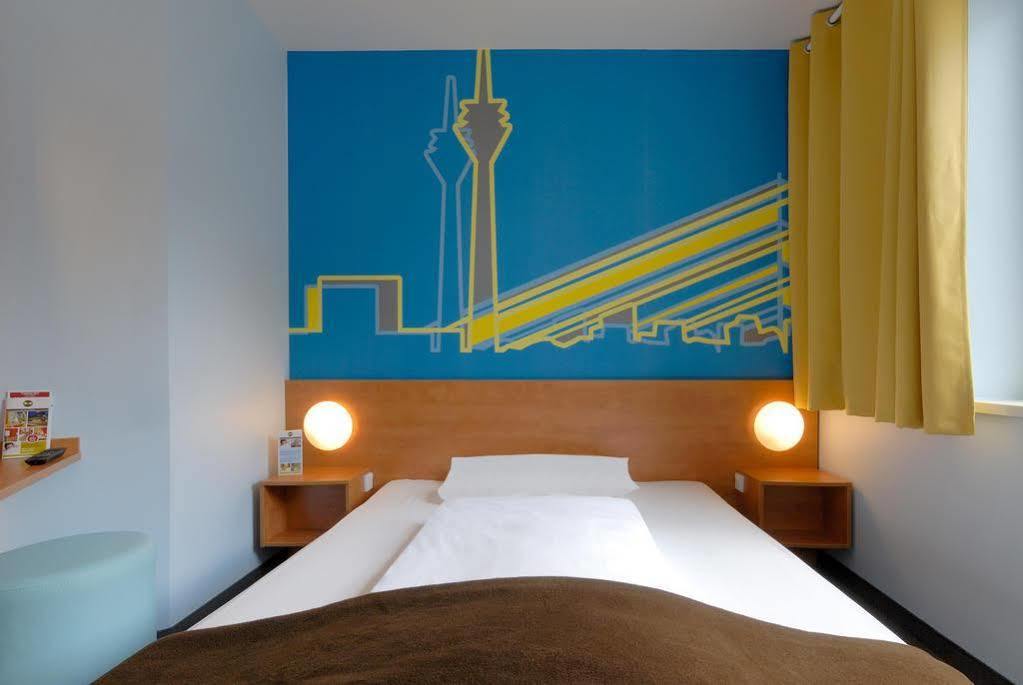 B&B Hotel Duesseldorf-Mitte Exteriör bild
